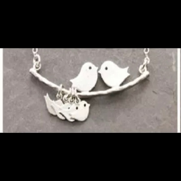 amixkloset Jewelry - 🐦BEAUTIFUL 4 kids and mother necklace 🐦